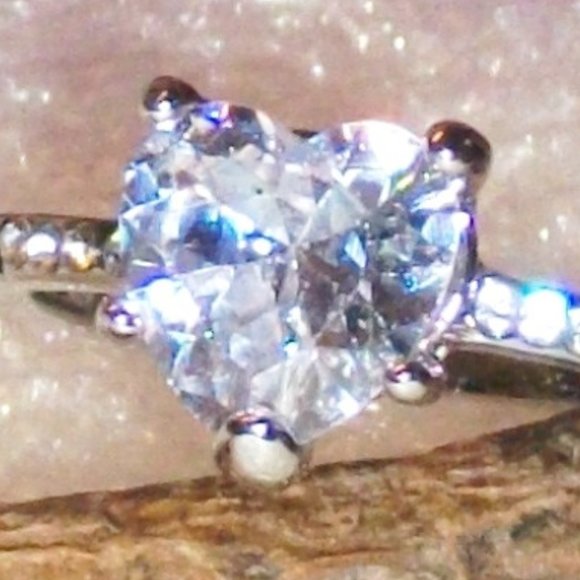 14K White Gold Filled Heart Shaped Ring NEW Sz 8 - Picture 7 of 8